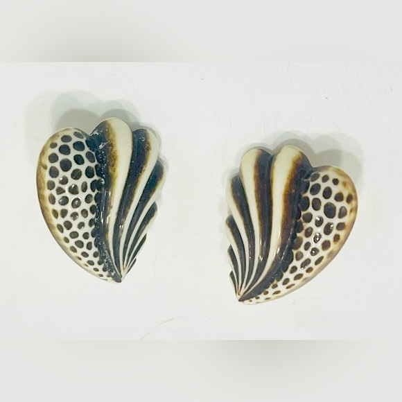 3/$18 Clip On Seashell Earrings Brown White Polka Dots Ocean Stripes Statement - Picture 1 of 4